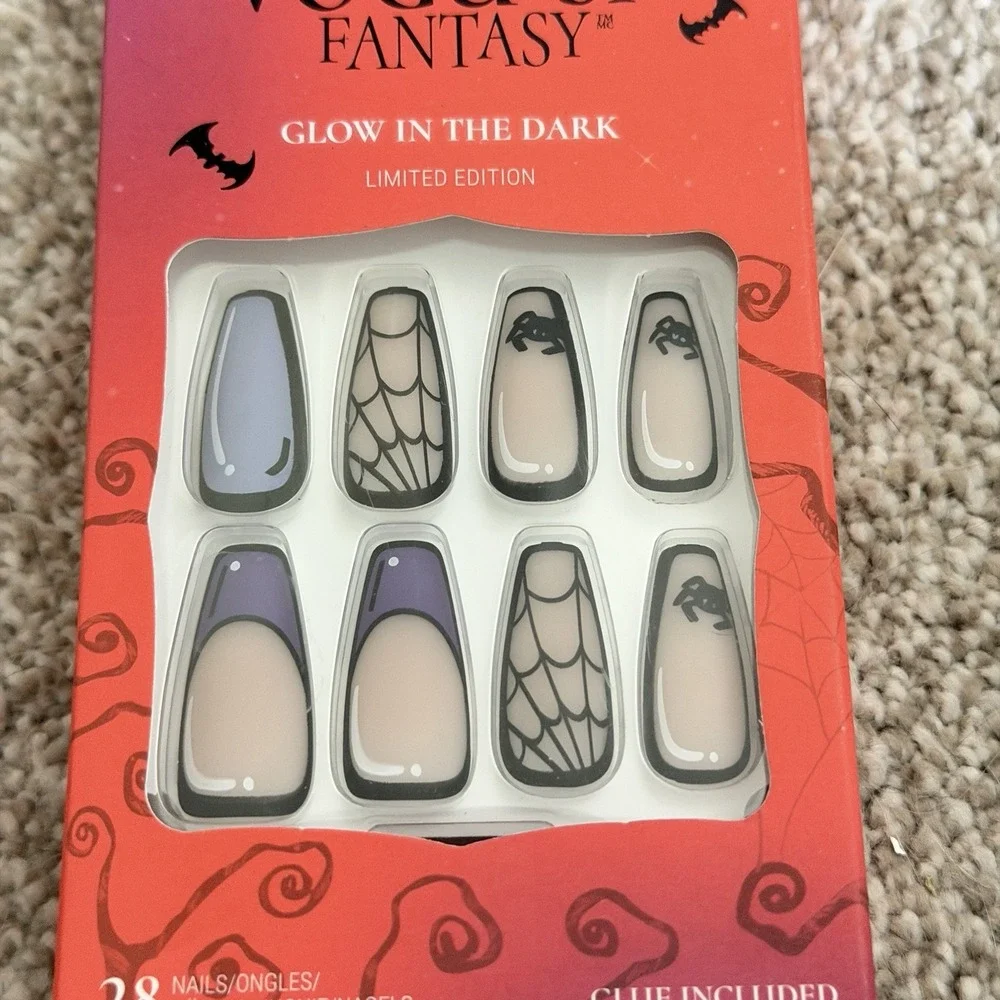 KISS Halloween Glow in the Dark Press-On Nails Long Coffin Purple Nude Black